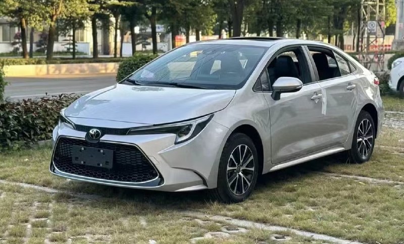Toyota RAV4 и Corolla возглавили ввоз автомобилей в Россию