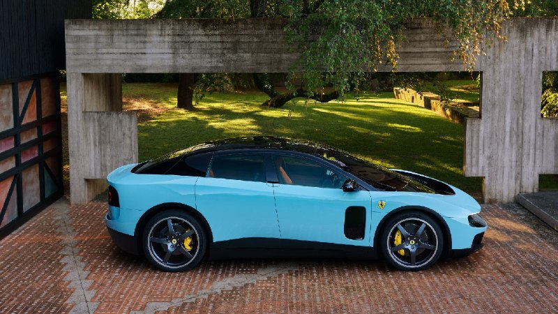 Как Джефф Безос подтолкнул Ferrari к первому электрокару Как Джефф Безос подтолкнул Ferrari к первому электрокару