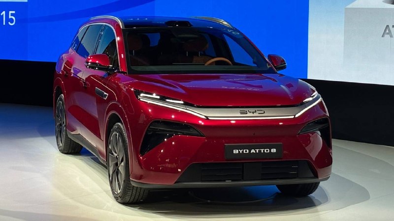 BYD представила Atto 8 для Европы: 764 л.с. и зарядка за 9 минут