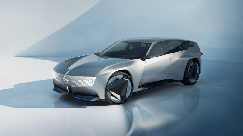 Opel STX: концепт-универсал, намекающий на будущее сегмента Opel STX: концепт-универсал, намекающий на будущее сегмента