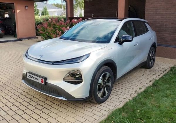 Владелец сменил Geely Coolray на Changan Qiyuan Nevo Q05: отзыв об электромобиле