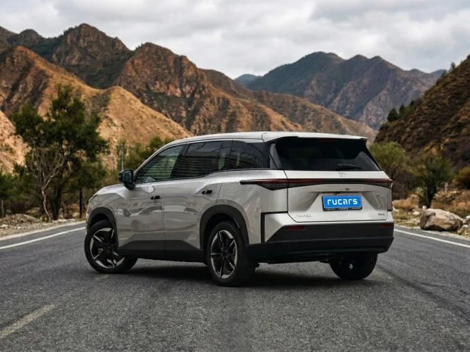 Toyota bZ3X Pro: крупный электрокроссовер с большой батареей по выгодной цене