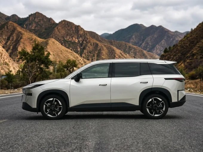 Toyota bZ3X Pro: крупный электрокроссовер с большой батареей по выгодной цене