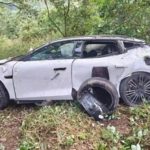 Lynk & Co 10 EM-P упал со 100-метрового обрыва: водитель выжил, батарея не загорелась