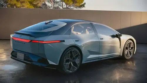 Toyota Corolla нового поколения станет лифтбэком и получит пять силовых установок