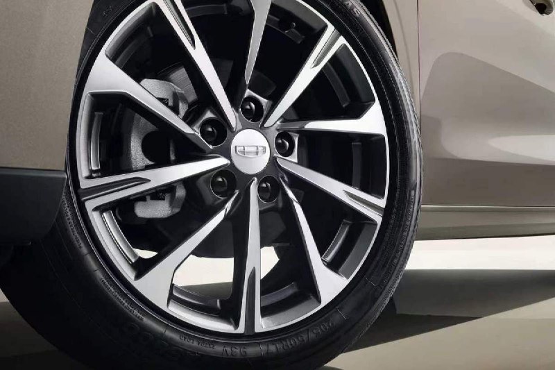 Geely представила обновлённый седан Emgrand Upward