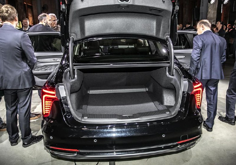 Обновлённый Hongqi H5 представили в России: скоро сборка на бывшем заводе Toyota
