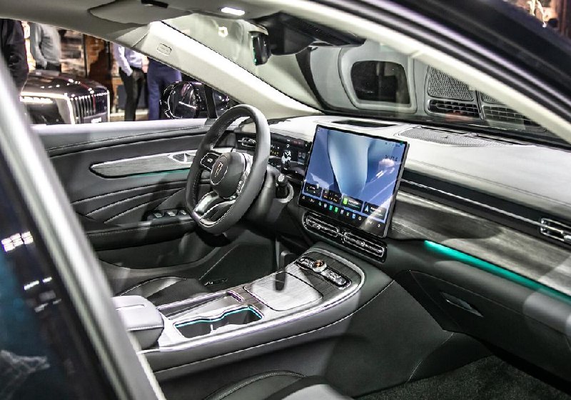 Обновлённый Hongqi H5 представили в России: скоро сборка на бывшем заводе Toyota