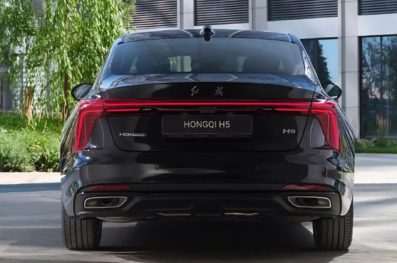 Обновлённый Hongqi H5 в России: новый салон, прежняя техника и курс на локализацию Обновлённый Hongqi H5 в России: новый салон, прежняя техника и курс на локализацию