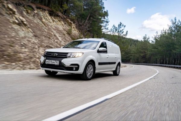 АВТОВАЗ расширил «LADA Легко»: Largus и подписка для юрлиц