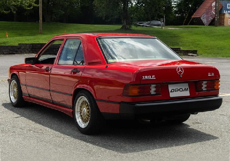 Уникальный Mercedes-Benz 190E Turbo 1984 года выставлен на аукцион