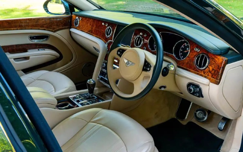 Bentley Mulsanne Елизаветы II выставили на аукцион Bentley Mulsanne Елизаветы II выставили на аукцион
