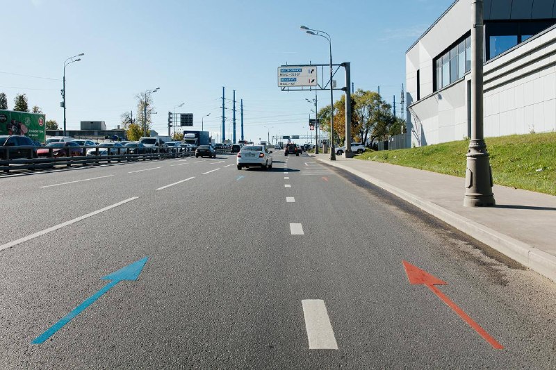В Москве тестируют цветную дорожную разметку