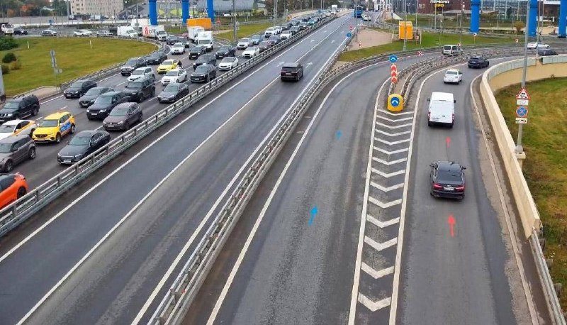 В Москве тестируют цветную дорожную разметку