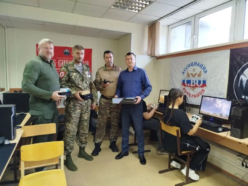 Иркутское отделение ВОА передало FPV-дроны ветеранам СВО для обучения подростков Иркутское отделение ВОА передало FPV-дроны ветеранам СВО для обучения подростков
