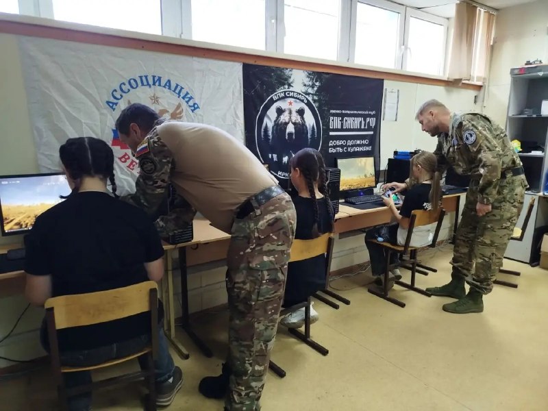 Иркутское отделение ВОА передало FPV-дроны ветеранам СВО для обучения подростков Иркутское отделение ВОА передало FPV-дроны ветеранам СВО для обучения подростков
