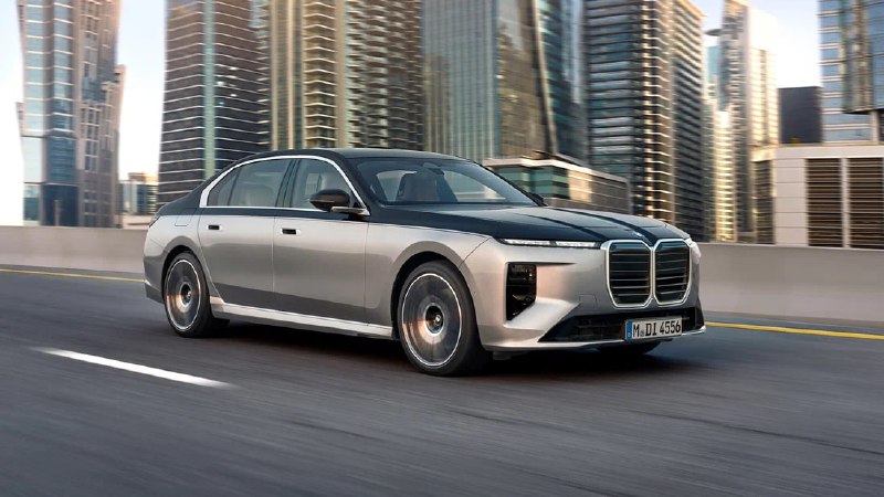 BMW вернул V8 на седан 7 серии в версии M760