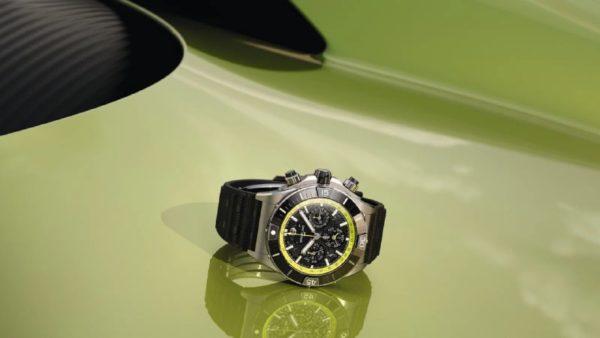 Breitling выпустит эксклюзивные часы для покупателей Aston Martin Valhalla