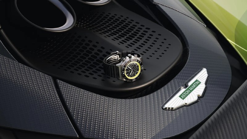 Breitling выпустит эксклюзивные часы для покупателей Aston Martin Valhalla