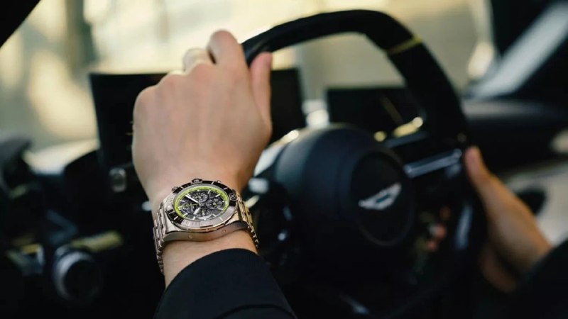 Breitling выпустит эксклюзивные часы для покупателей Aston Martin Valhalla