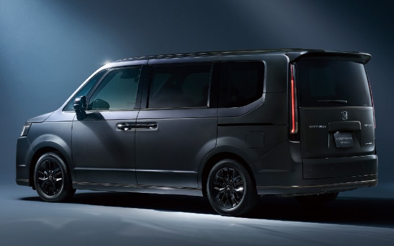Honda Stepwgn e:HEV Spada Black Edition: спецверсия для Японии