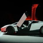 Tesla показала летающий Roadster с технологиями SpaceX