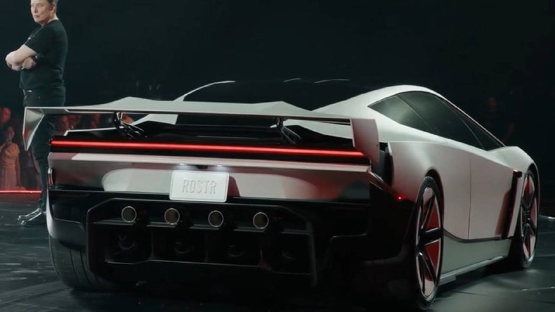 Tesla показала летающий Roadster с технологиями SpaceX