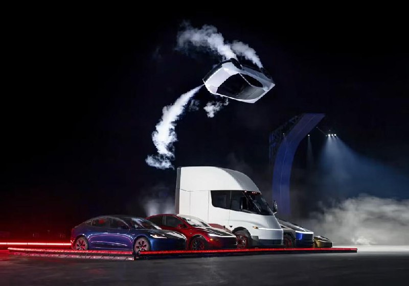 Tesla Roadster: разгон менее секунды, вентиляторы и полёты