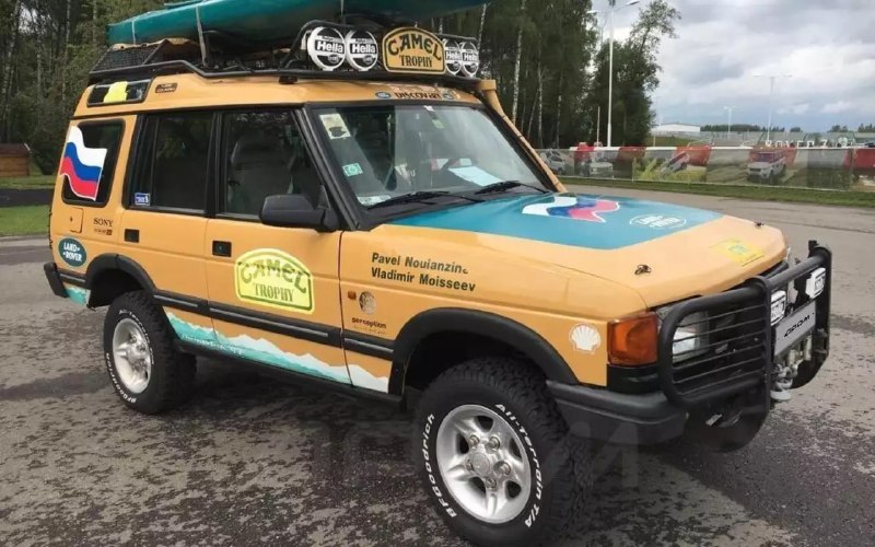 Land Rover Discovery из Camel Trophy продают в Москве за 9 млн рублей