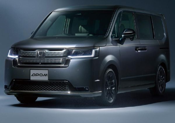 Honda Stepwgn получил в Японии Black Edition