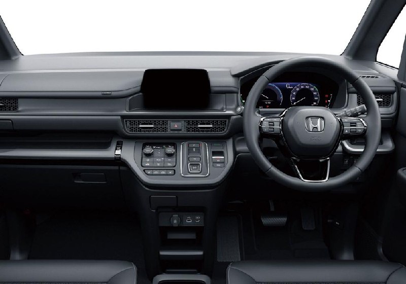 Honda Stepwgn получил в Японии Black Edition Honda Stepwgn получил в Японии Black Edition