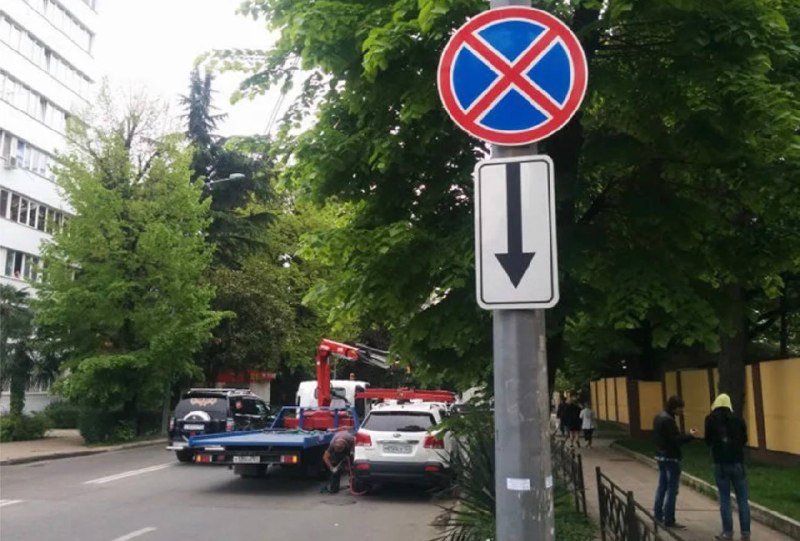 Таксисты Москвы 105 000 раз нарушили правила стоянки с начала года Таксисты Москвы 105 000 раз нарушили правила стоянки с начала года