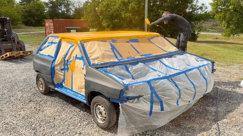 Блогер расширил Ford Festiva до трёх метров и добавил второй руль Блогер расширил Ford Festiva до трёх метров и добавил второй руль