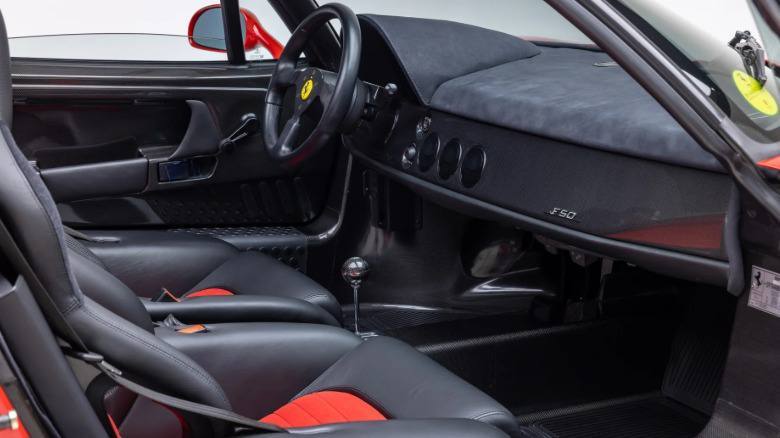 Ferrari F50 с пробегом 170 км выставили на аукцион за $20 млн Ferrari F50 с пробегом 170 км выставили на аукцион за $20 млн