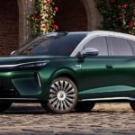 BYD показала салон электрического Tang с выдвижным 35,4-дюймовым экраном