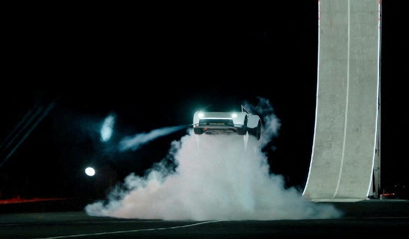 «Летающая» Tesla: маркетинговый ход и новый ориентир разгона