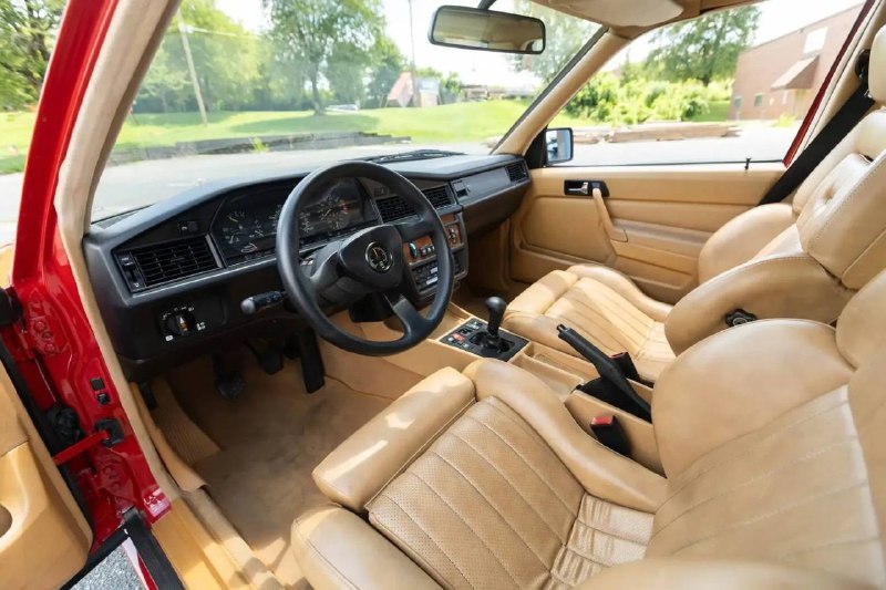 Уникальный Mercedes-Benz 190E Callaway с турбомотором продали в США