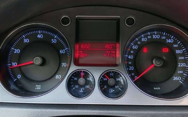 Volkswagen Passat 2008 года с пробегом 950 км продают в Москве за 2,1 млн рублей