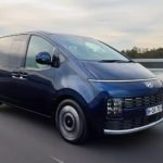 Hyundai Staria вернулась в Россию: гибрид, семь мест и цены от 6,39 млн рублей