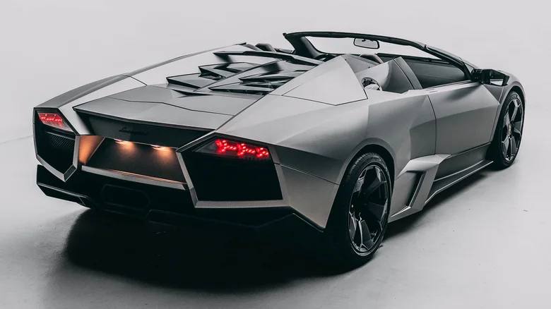 Lamborghini Reventón Roadster с пробегом 47 километров выставили на аукцион