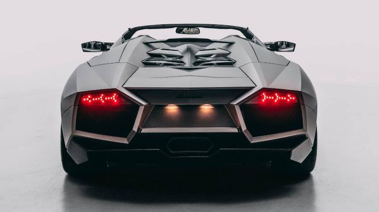 Lamborghini Reventón Roadster с пробегом 47 километров выставили на аукцион