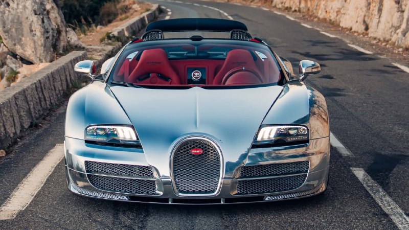 Зеркальный Bugatti Veyron вернули к заводскому состоянию