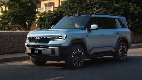 BYD вывел Denza Leopard 8 на рынок Казахстана: гибридный внедорожник стоит от 6,4 млн рублей