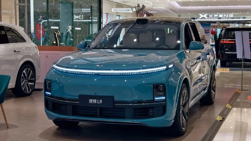Китай готовит единые стандарты для огней автопилота и запрет световых надписей