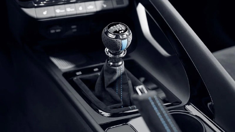 Hyundai Elantra N Monochrome: сдержанная версия спортседана с углепластиком