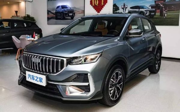 Geely готовит обновлённый Coolray: новая решётка и цифровой салон