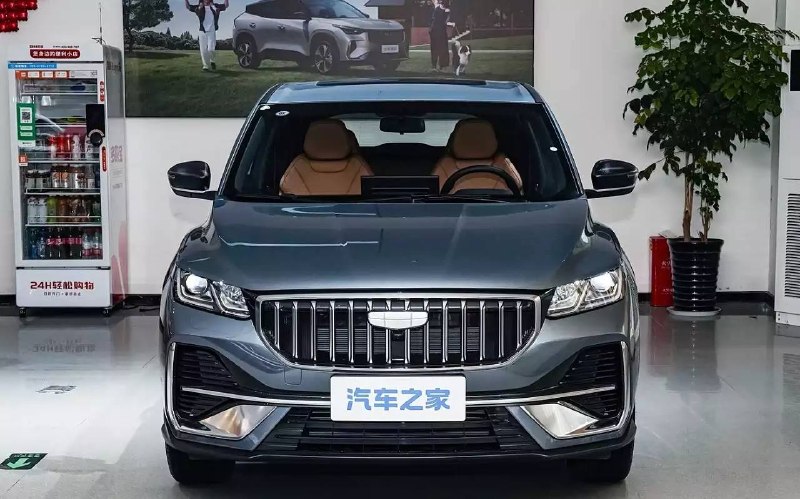 Geely готовит обновлённый Coolray: новая решётка и цифровой салон