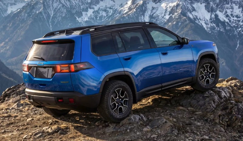 Jeep объявил цены на обновлённый Cherokee: гибрид, семь комплектаций и версия Trailhawk