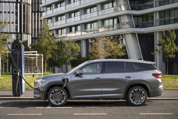 Skoda Kodiaq обновили к юбилею: гибрид стал мощнее, вернулась версия Laurin & Klement