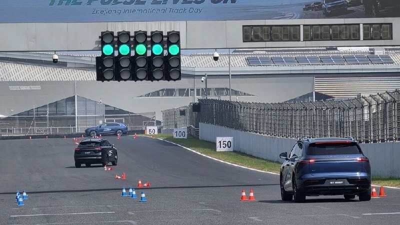 Новые гибриды Esteo RX и Exlantix ET 2027 протестировали на Zhejiang Circuit Новые гибриды Esteo RX и Exlantix ET 2027 протестировали на Zhejiang Circuit